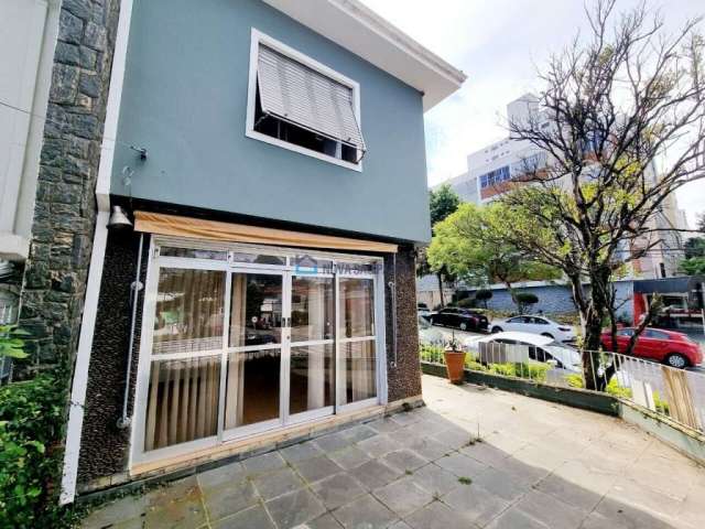 Casa a Venda com 3 dormitórios, 2 vagas, 162 m² região Vila Clementino