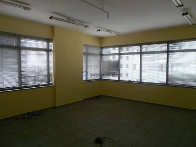 Metrô Saúde - Sala Comercial 32m² - uma vaga de garagem