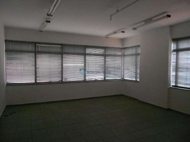 Metrô Saúde - Sala Comercial 32m² - uma vaga de garagem