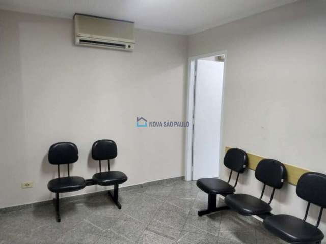 Conjunto comercial . 450m metrô Shopping Santa Cruz . 2 banheiros  . 1 vaga . 32 m2