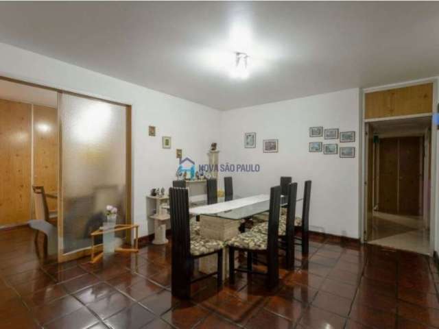 Apartamento de 137m², no condomínio clube  Residencial Aclimação.