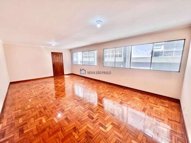 Apartamento|Venda|Jardim Paulista|127m²|3 dormitórios|1 suíte|1 vaga|sacada