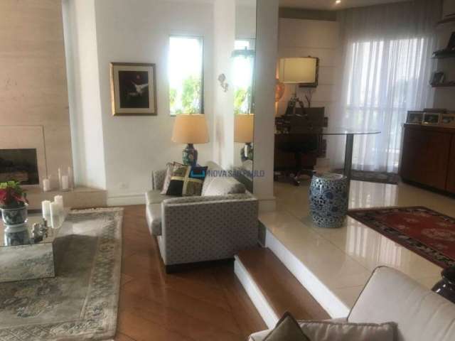 Apartamento Alto Padrão em Moema