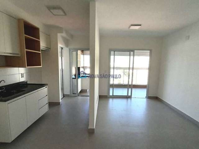 Apartamento com 3 quartos, 1 suíte,  na Saúde, Metrô Praça da Árvore