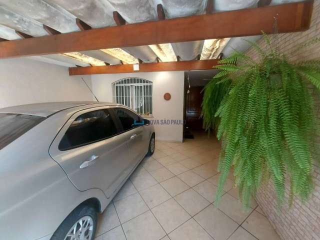 Casa à venda na Saúde com 3 quartos e 2 vagas de garagem.