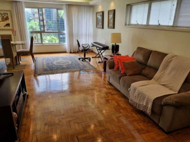 Apartamento bem conservado na Pamplona quadra Av Paulista!