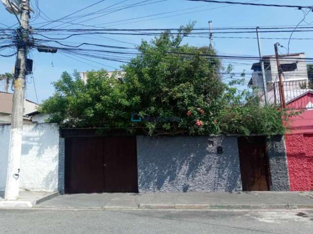 Casa térrea com 3 dormitórios sendo 2 Suítes