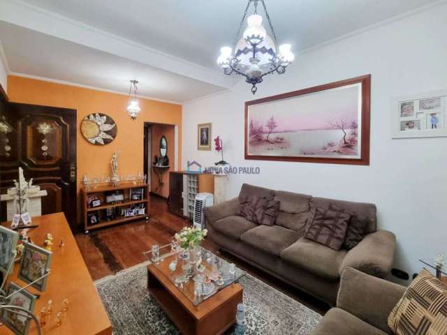 Casa à venda, com 283 m², 4 dormitórios, 2 suítes, 2 vagas, na Vila Mascote.