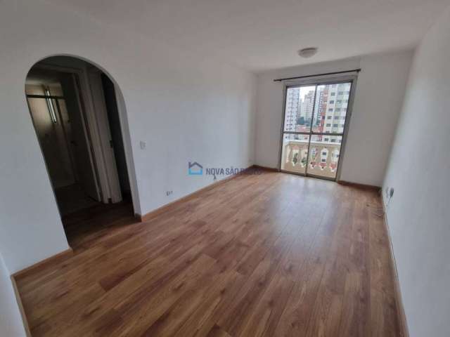 Apartamento impecável, planejado, varanda, andar alto, 1 Vaga ! 570m, 6 min a pé Metrô Praça Arvore