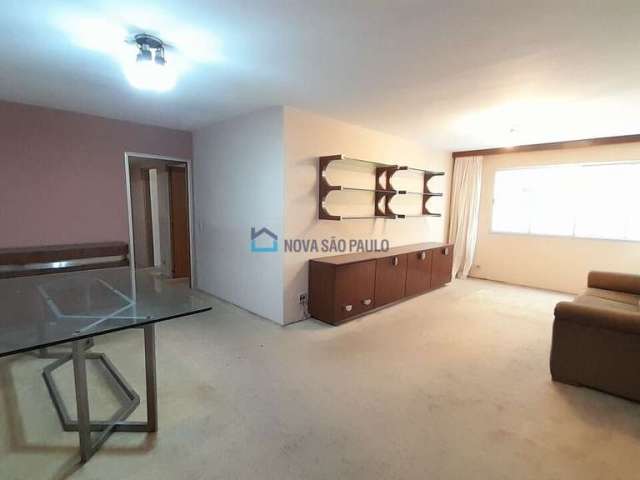 Apartamento com 150m². 3 dormitórios. 1 suíte. 1 vaga.