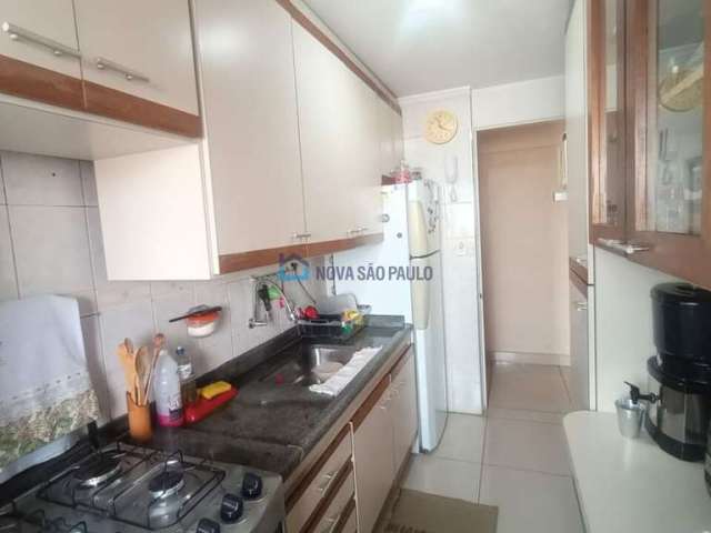 Apartamento Reformado 2 dormitórios  1 vaga