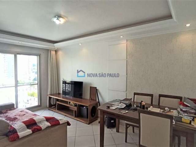 Apartamento com 2 dormitórios  e 1 vaga na Saúde.