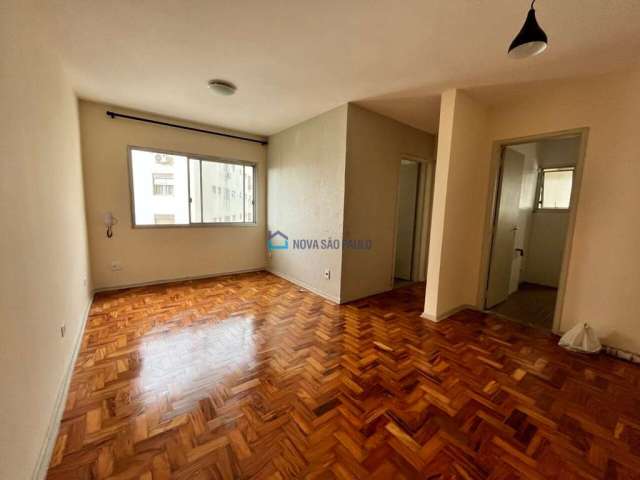 Apartamento à venda, 45m², 1 dormitório, 1 sala, 1 banheiro, área de serviço, 1 vaga Bela Vista