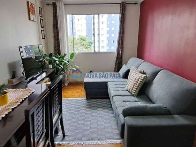 Apartamento de 2 quartos em rua tranquila