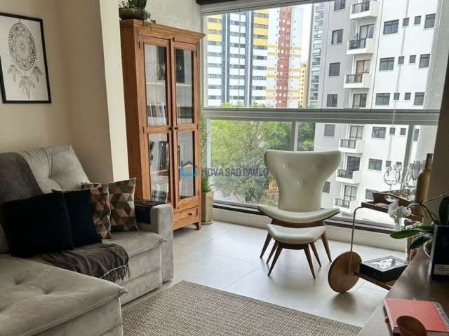 Apartamento Totalmente Mobiliado, 60m2, 2 dom(1 suíte), 1 vaga, a 6 min à pé ao Metrô