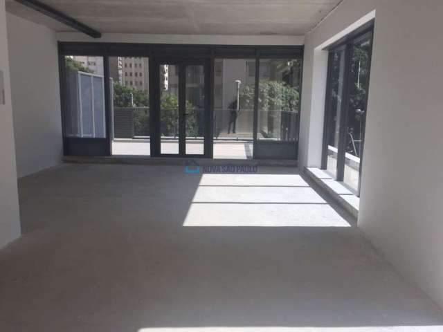 Venda | Conjunto comercial no Jardim Paulista | 80m²