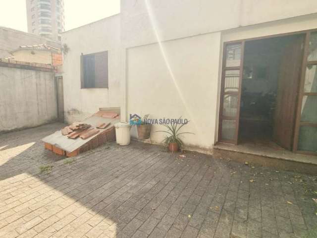 Terreno de 240m² , Saúde, com Duas Casas Comerciais/Residenciais - Um Investimento Imperdível!