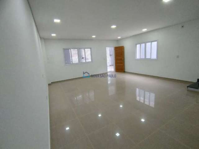 Sobrado 250m² - 4 Dormitórios 2 Suítes - 6 Vagas - Vila Marte