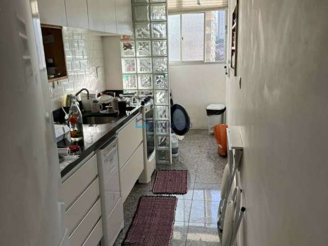 Apartamento 2 dormitórios, 1 suite com closet,, 2 vagas de garagem, 950m do metrô Santa Cruz