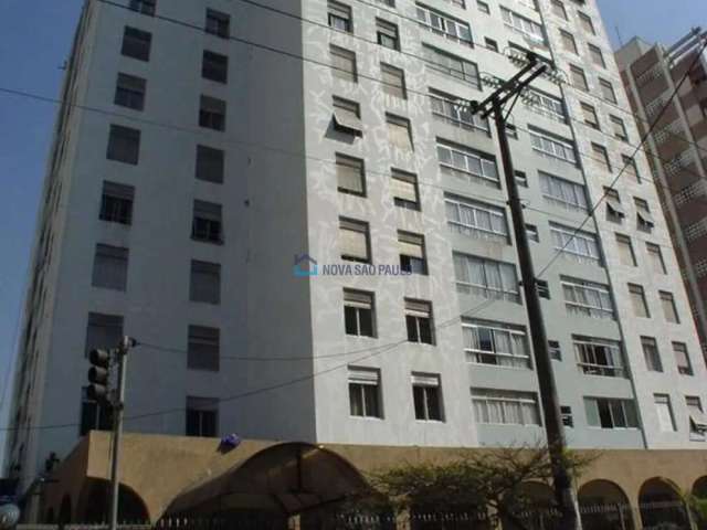 Venda. Vila Nova Conceição. Apartamento com 94m². 3 dormitórios. 1 vaga fixa