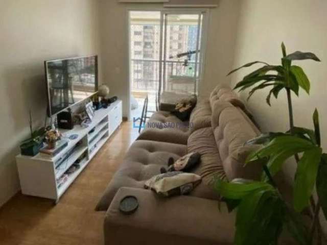 Apartamento à Venda com Sacada| 2 quartos 1 suíte|1 Vaga|500 metros do metrô Praça da Árvore.