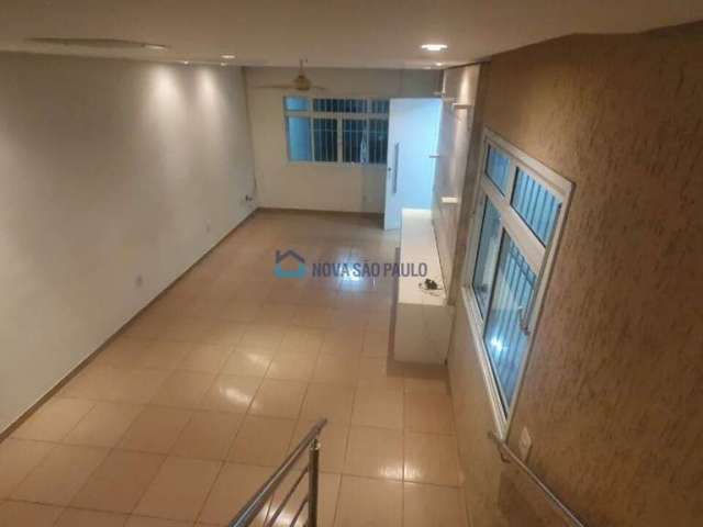 Sobrado de 250m², 3 dormitórios, sacomã!