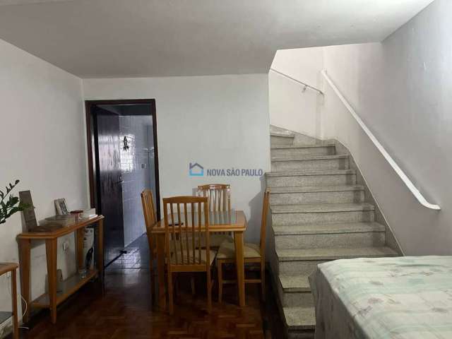 Apartamento com 02 dormitórios; região Jabaquara.