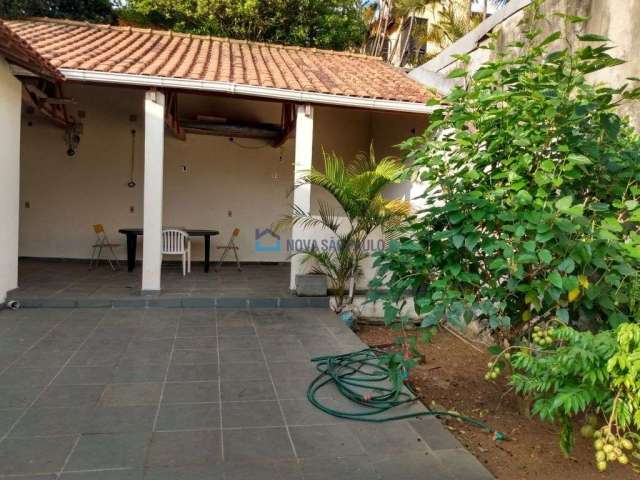 Casa grande (230m2) com canil, 3 suítes, 5 vagas - metrô Jabaquara