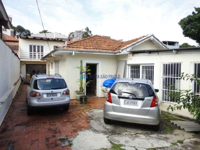 Casa térrea com 1 suíte no Jardim Oriental