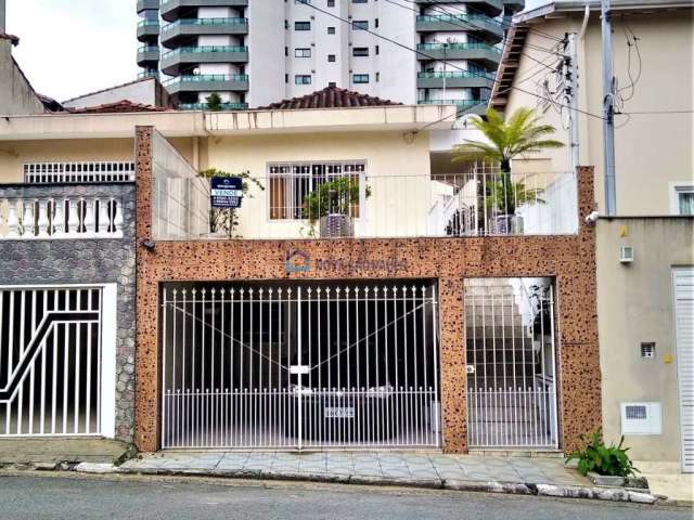 Casa Térrea com 3 dormitórios, 1 suíte,  3 vagas a 300  metros metrô Saúde