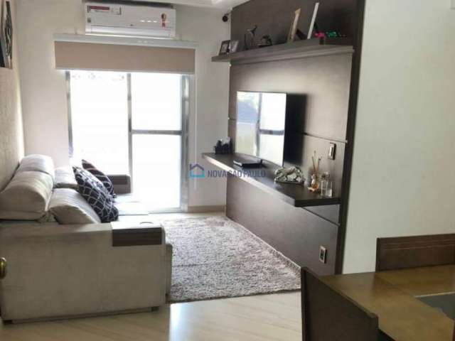 Apartamento  Vila Sta Luzia, SBC, amplo, vago, sacada, próximo escolas, bancos, supermercados.