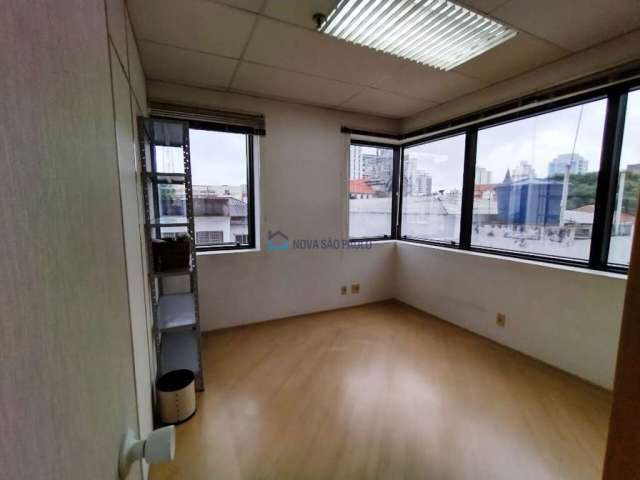 Sala comercial 52m² com 02 vagas próximo ao metrô Santa Cruz