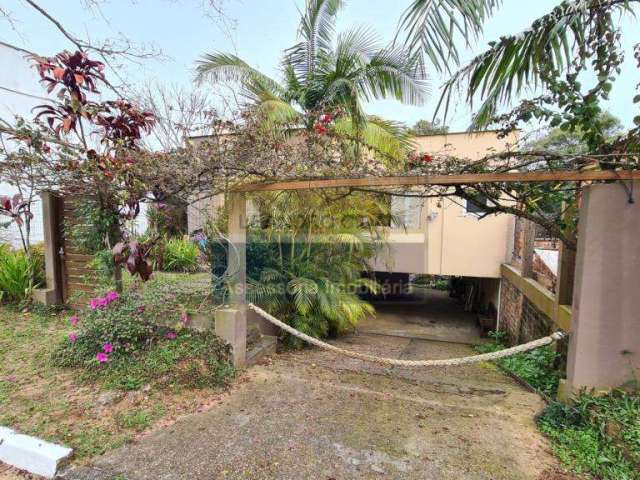 Casa de condomínio 2 dormitórios à venda no Bairro Cantegril com 360 m² de área privativa - 4 vagas de garagem