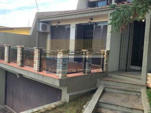 Casa 3 dormitórios à venda no Bairro Jardim Itú Sabará com 287 m² de área privativa - 4 vagas de garagem