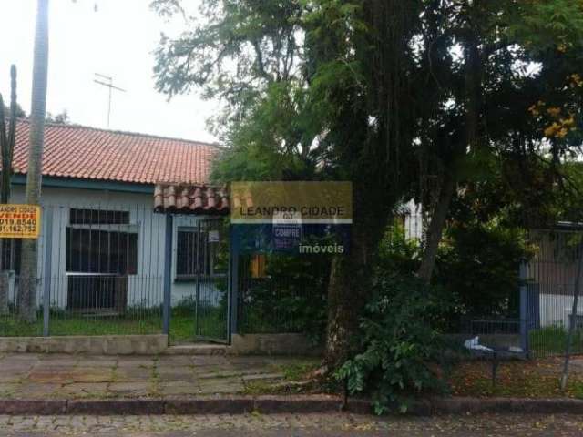 Casa 3 dormitórios à venda no Bairro São Sebastião com 177 m² de área privativa - 5 vagas de garagem