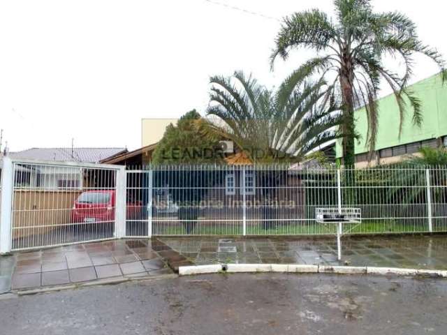 Casa 3 dormitórios à venda no Bairro Parque Santa Fé com 150 m² de área privativa - 2 vagas de garagem