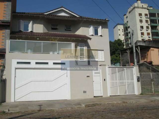 Casa 4 dormitórios à venda no Bairro Chácara das Pedras com 414 m² de área privativa - 5 vagas de garagem