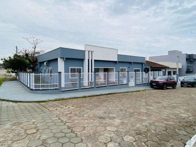 CASA no CENTRO com 2 quartos para VENDA, 214 m²