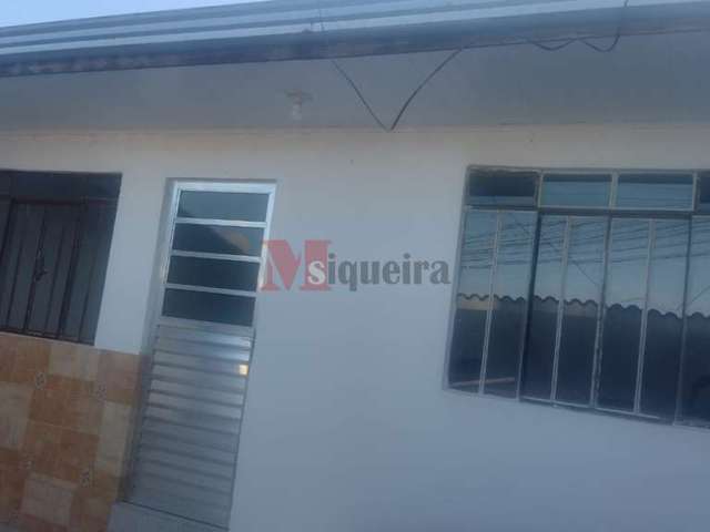 Casa com 2 quartos para alugar no Jardim Nesita, Campina Grande do Sul  por R$ 1.350