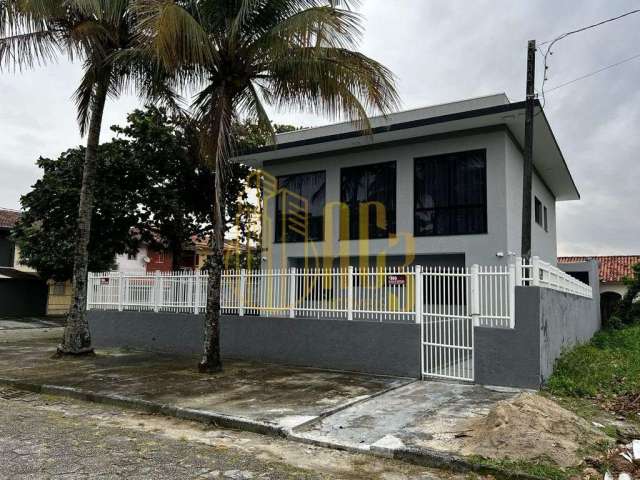 Casa com 4 quartos em Riviera em Matinhos