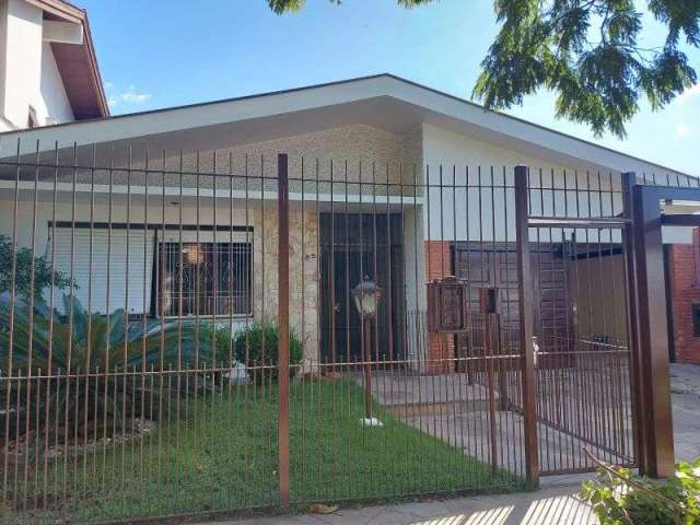 CASA 4D no bairro JARDIM PLANALTO em Porto Alegre