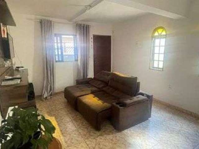 Encantadora Casa à Venda - Conforto e Praticidade em Excelente Localização!