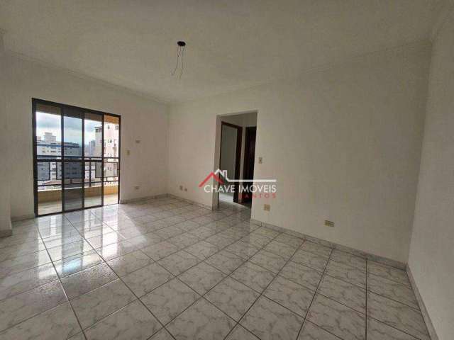 Apartamento com 89m², 2 dormitórios, varanda, 1 vaga de garagem demarcada, na aparecida - santos/sp