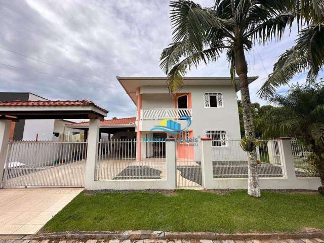 Casa com amplo pátio - 1 suíte + 2 quartos