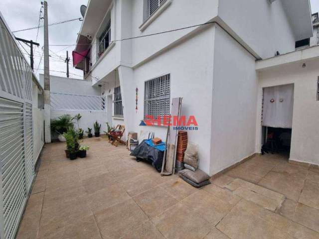 Casa Sobreposta baixa com 2 quartos em ótima localização no bairro Aparecida em Santos