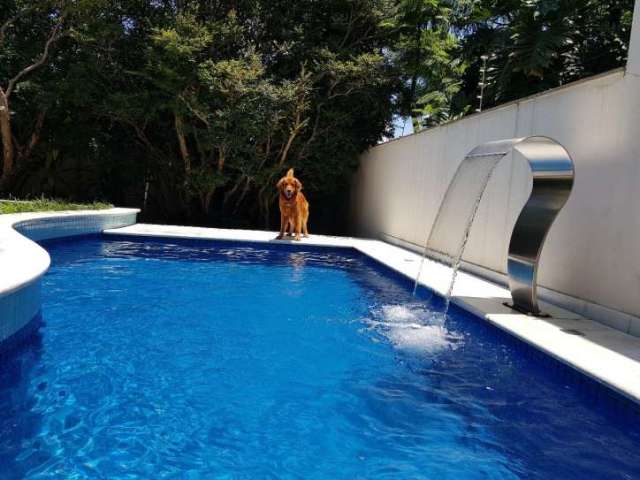 Maravilhoso Sobrado com  suítes sendo uma Máster com hidro e closet