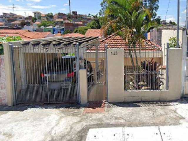 Casa térrea com  vaga coberta de garagem