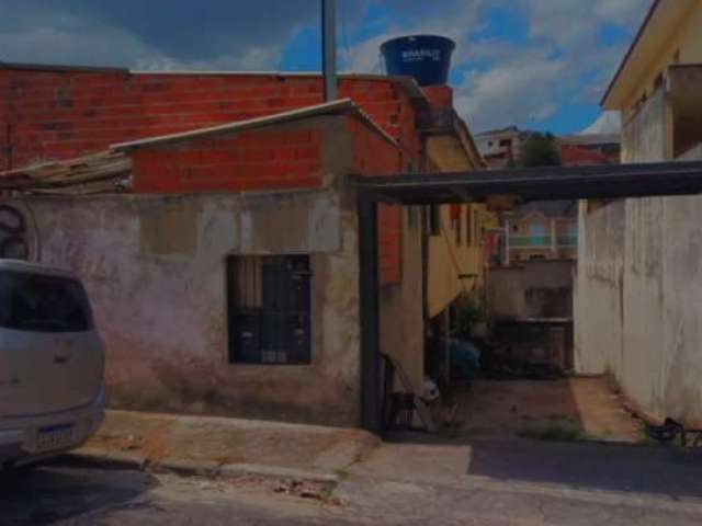 Terreno  m plano e sem vegetação no bairro da Vila Gustavo