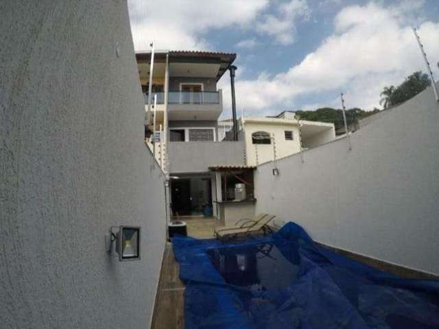 Casa comercial de  m localizada no Horto florestal com  três suítes e seis vagas de garagem