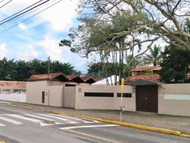 Casa/ Lote à venda em Camboriú - SC